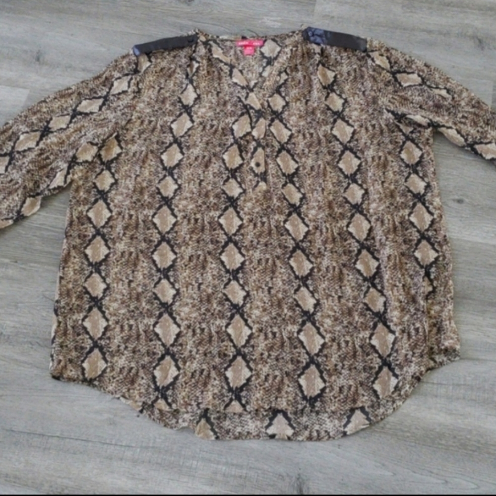 Plus size snakeskin print blouse